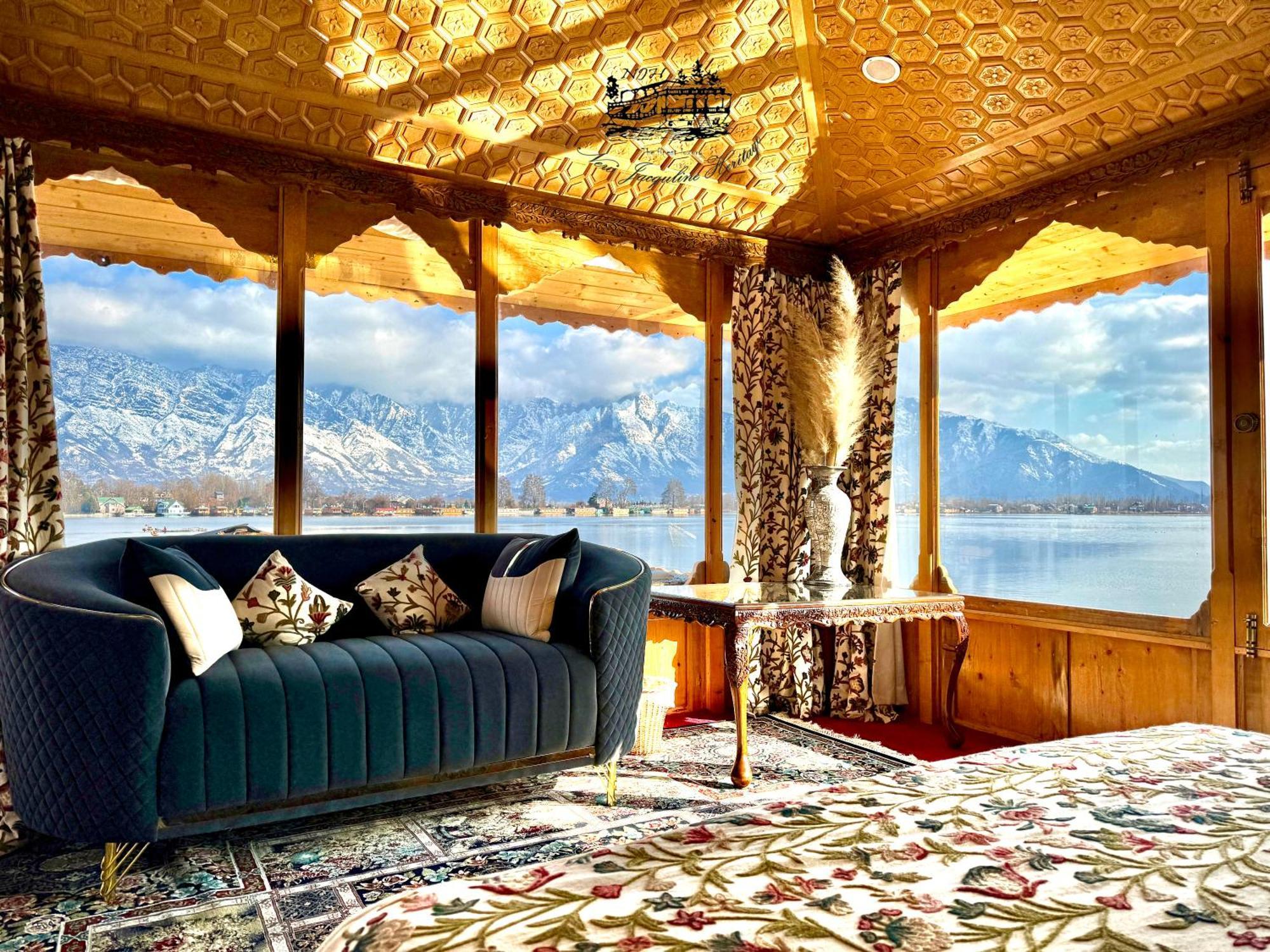 New Jacquline Heritage Houseboats Srīnagar Eksteriør bilde