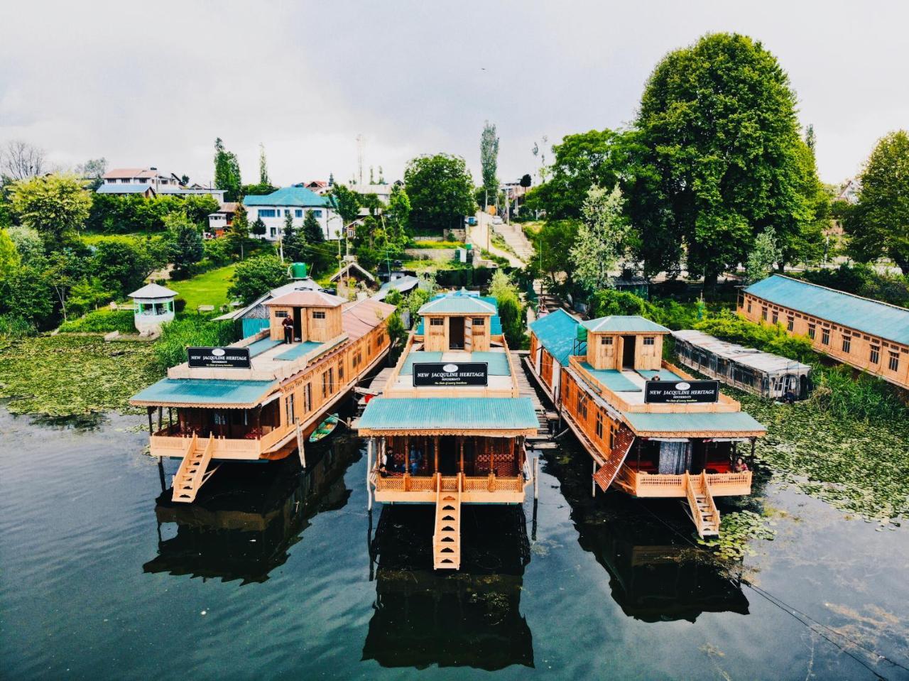 New Jacquline Heritage Houseboats Srīnagar Eksteriør bilde